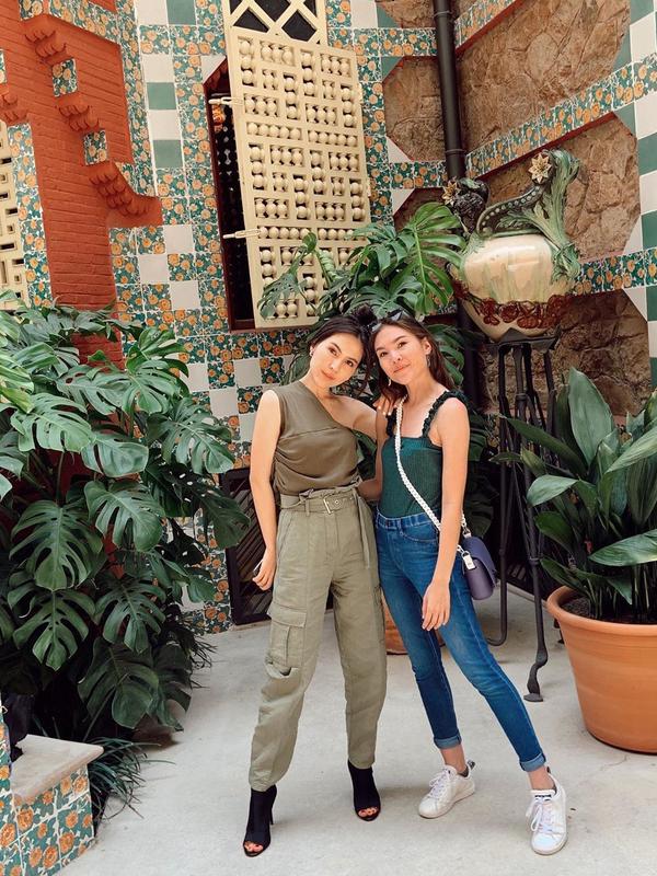 Olivia Jensen dan Sabrina Jensen (Sumber: Instagram/oliviajensen)