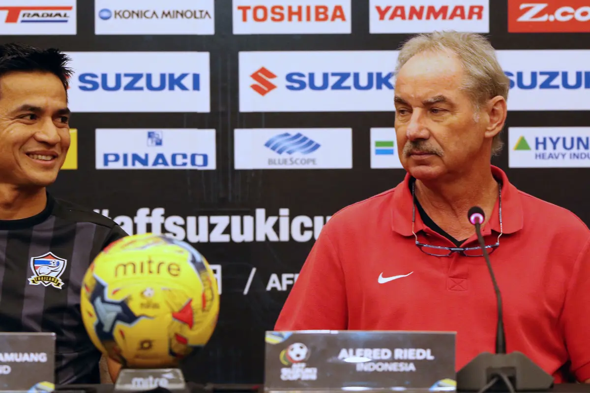 20161213-Jelang Final Piala AFF 2016, Pelatih Timnas Indonesia dan Thailand Beri Keterangan Resmi-Jakarta