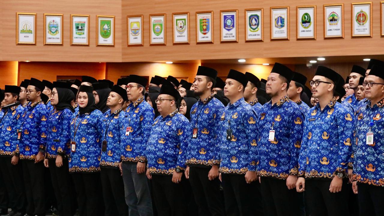Sekjen Kemendagri Tomsi Tohir resmi melantik 1.256 Pegawai Pemerintah dengan PPPK serta 47 pejabat fungsional di lingkungan Kemendagri