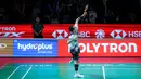 Pebulu tangkis tunggal putra Indonesia, Jonatan Christie merayakan kemenangan atas kompatriotnya, Alwi Farhan dalam babak 16 besar Indonesia Open 2026 di Istora Senayan, Jakarta, Kamis (04/06/2026). (Bola.com/Bagaskara Lazuardi)
