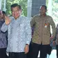 Wakil Presiden Jusuf Kalla, hadir untuk menjadi saksi pada persidangan kasus dugaan korupsi di Kementerian ESDM dan Kemenbudpar serta penerima gratifikasi, Jero Wacik, di Pengadilan Tipikor, Jakarta, Kamis (14/1). (Liputan6.com/Helmi Afandi)