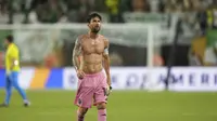 Ekspresi kecewa pemain Inter Miami, Lionel Messi setelah timnya ditahan imbang Palmeiras dalam laga Grup A Piala Dunia Antarklub 2025 di Hard Rock stadium, Miami, Amerika Serikat, Selasa (24/06/2025) WIB. (AP Photo/Lynne Sladky)