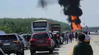 Mobil pikap terbakar di Jalan Tol Medan -Tebing Tinggi