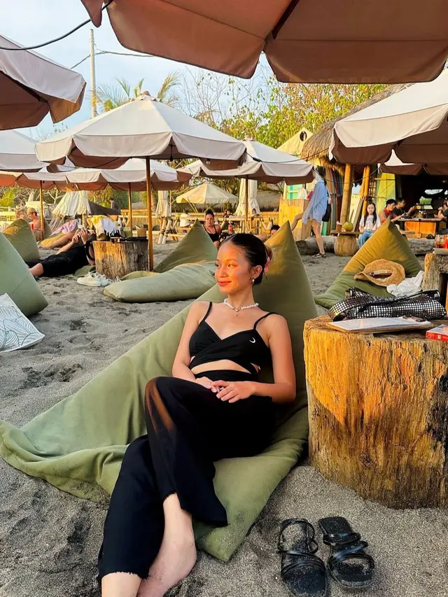 Mix and Match Warna Hitam ala Bella Graceva (Instagram/@bellagap)