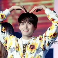 Nyanyikan lagu ;Separuh Aku' dari NOAH, Ryeowook Super Junior sukses curi hati penggemarnya di Indonesia.