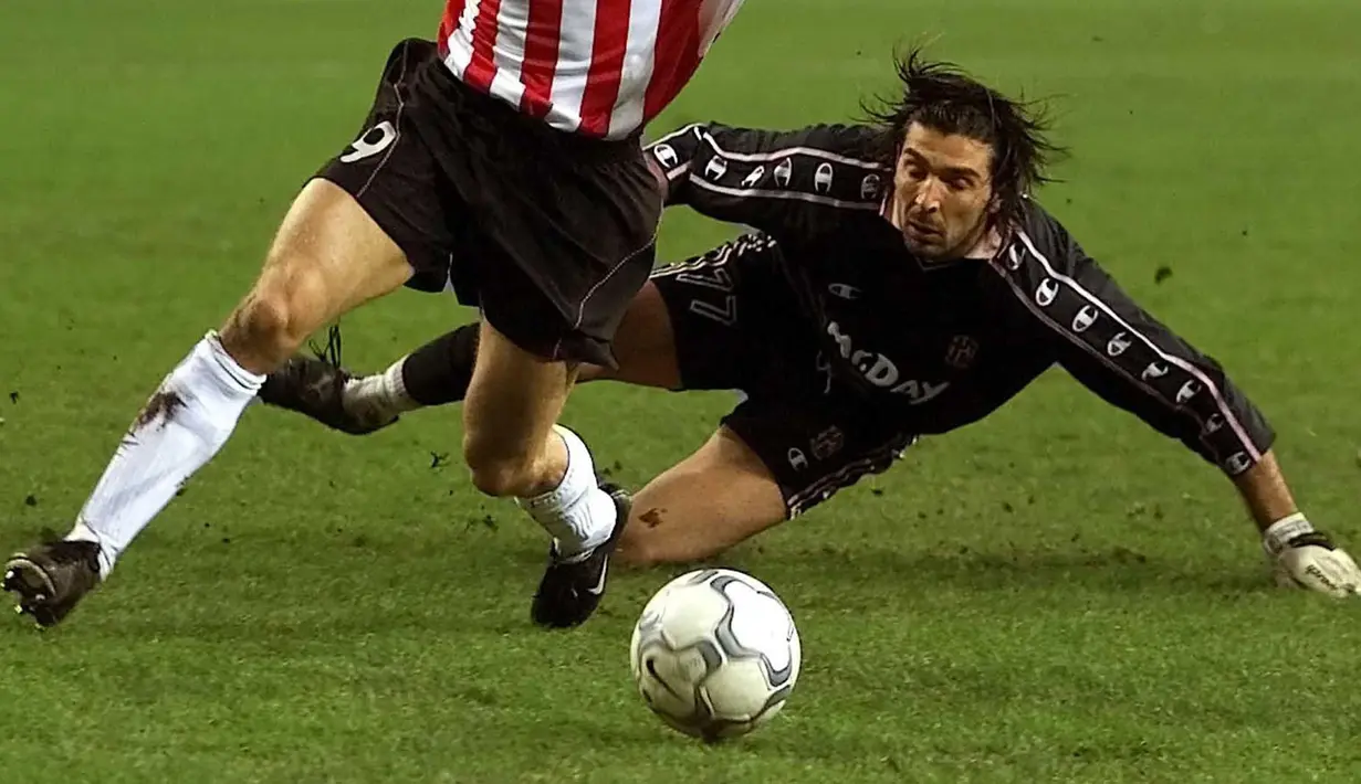 Salah satu penjaga gawang terbaik di dunia, Gianluigi Buffon lahir bersama klub Italia ini. Ia membela Parma sejak 1995 hingga 2001. Buffon tercatat telah bermain sebanyak 220 kali dengan 85 clean sheet. (AFP/ANP/Ed Oudenaarden)