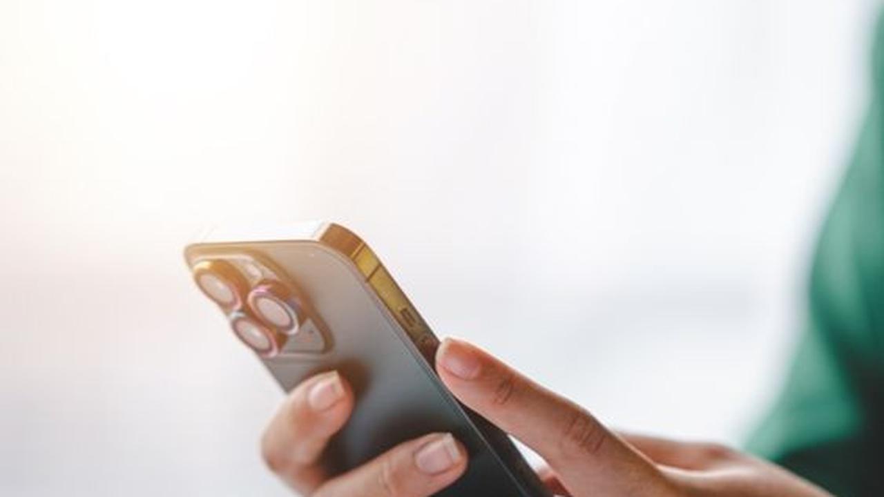 Selalu di Depan Handphone<br>