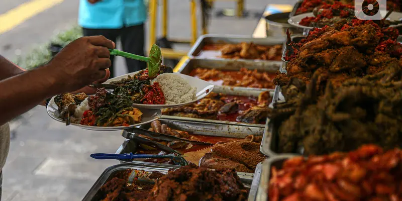 PSBB Transisi Jakarta, Kuliner Nasi Kapau Senen Layani Makan di Tempat