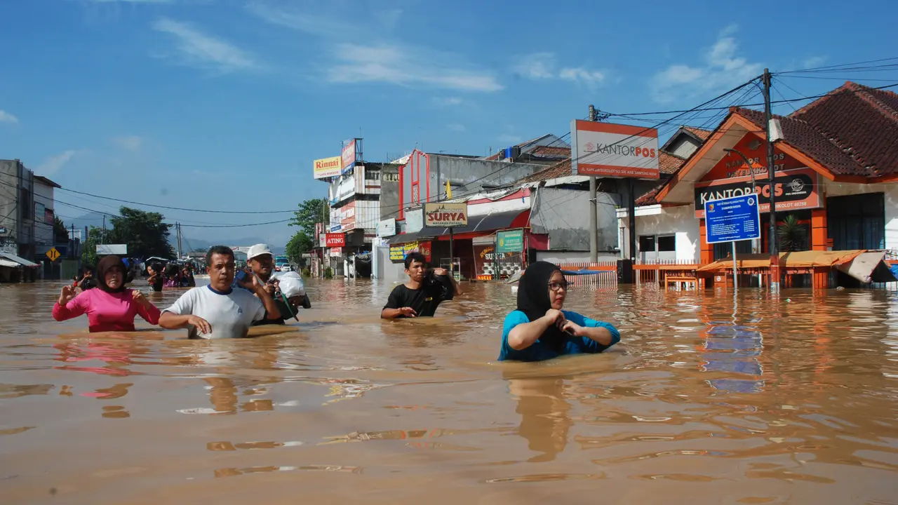 20160313-Banjir Kepung Bandung, Warga Tinggalkan Rumah-Jawa Barat