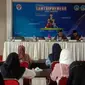 Satri di Banyuwangi dilatih wirausaha dengan memanfaatkan media sosial (Hermawan Arifianto/Liputan6.com)