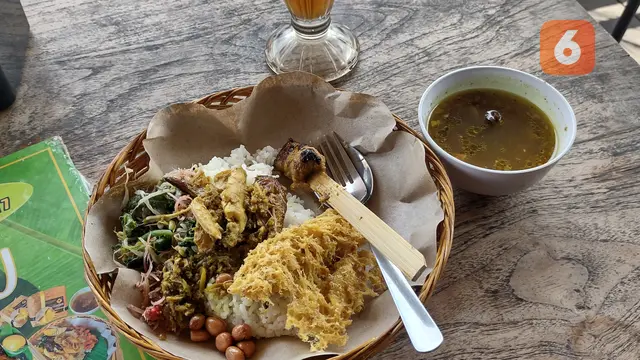 Bikin Ngiler, Nikmatnya Nasi Campur Biang Koripan Tabanan