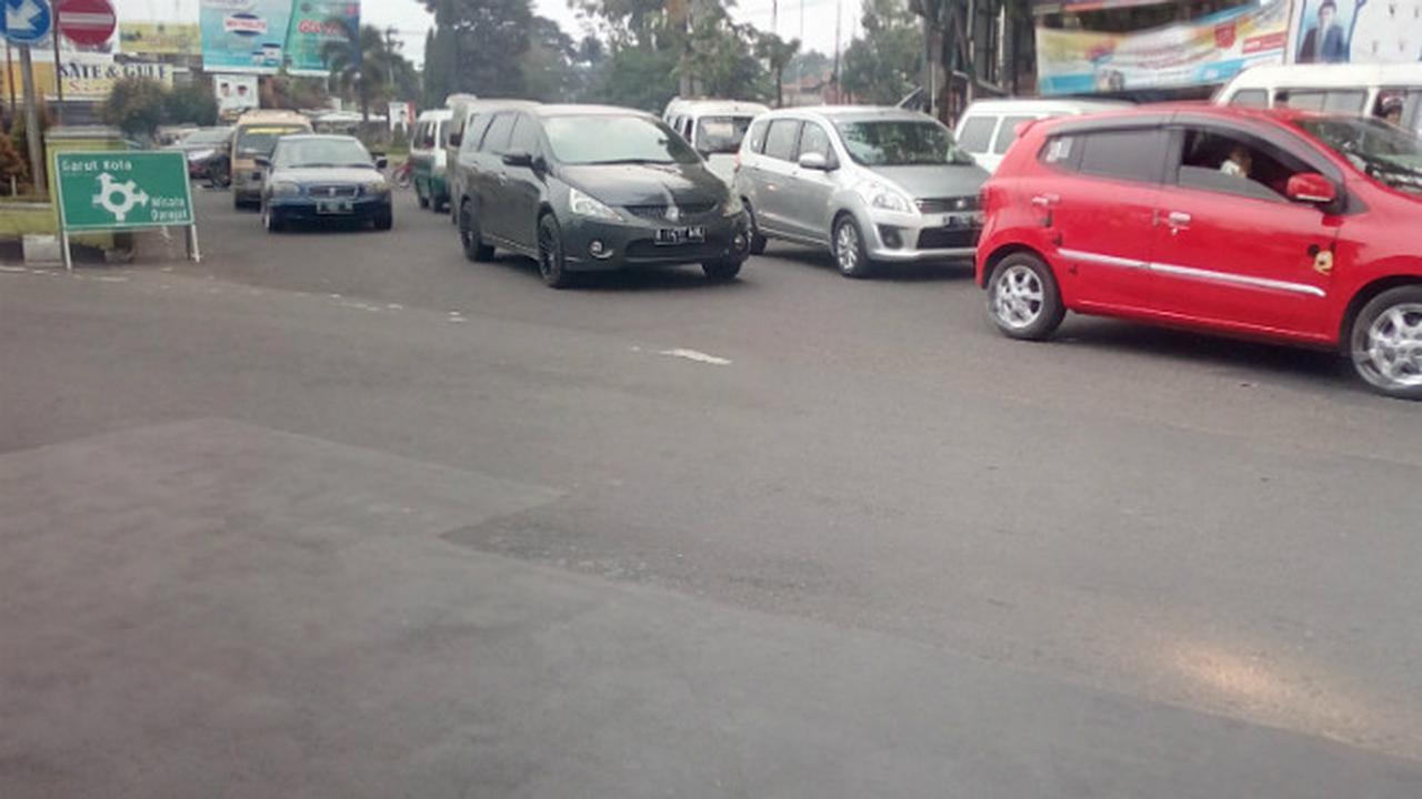 Kondisi Lalu Lintas Arus Balik Libur Tahun Baru 2018 di Garut