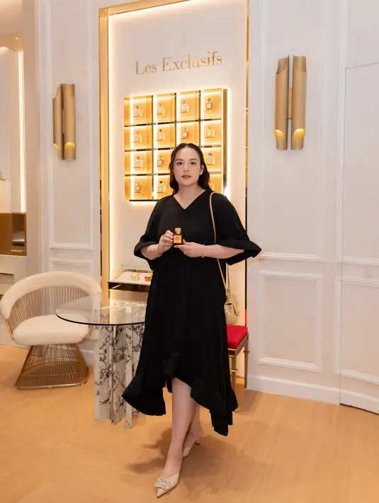 Maison Francis Kurkdjian membuka butik pertamanya di Indonesia di Plaza Indonesia, Jakarta. Dihadiri oleh beberapa publik figur yang salah satunya adalah Chelsea Islan yang tampil begitu memukau. / Foto dok: Maison Francis Kurkdjian.