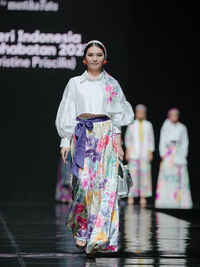 Tanpa Kebaya, Potret Puteri Indonesia Tampil Anggun dalam Balutan Modest Wear