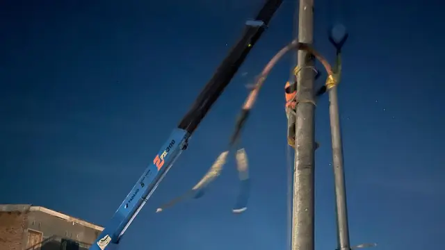 Petugas PLN