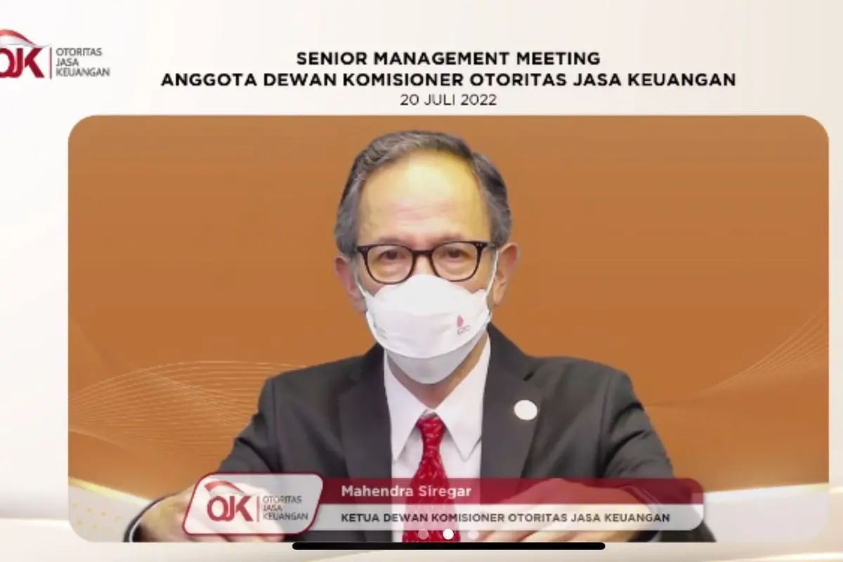 Ketua Dewan Komisioner Otoritas Jasa Keuangan (OJK) Mahendra Siregar dalam konferensi pers, Rabu (20/7/2022).