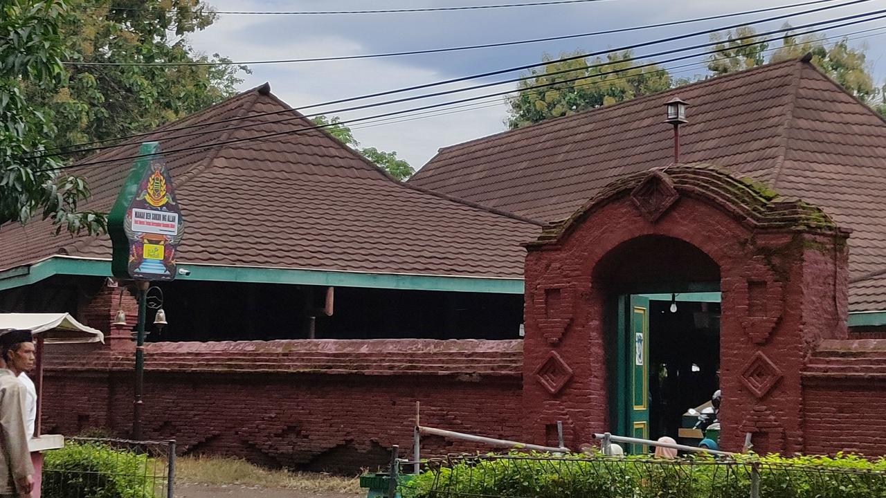 Keunikan Masjid Kuno di Cirebon Dari Nama Hingga Tradisi