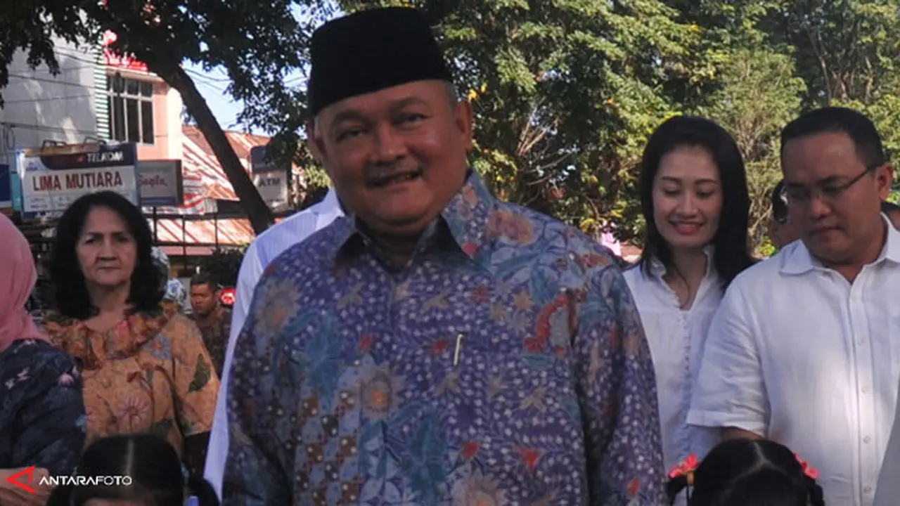 alex-noerdin-antara-130705b.jpg