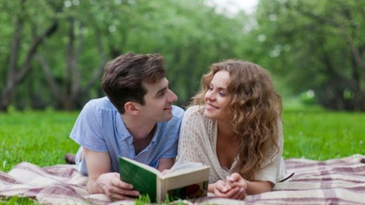 2 Cara Paling Intens untuk Membuat Pasangan Semakin Jatuh Cinta