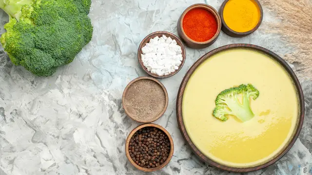 Sup Brokoli Almond Praktis Disajikan untuk Hidangan Menu Sehat di Rumah