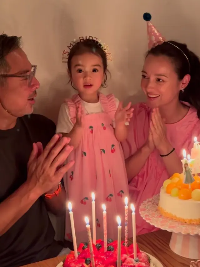 Julie Estelle Rayakan Ulang Tahun Putrinya yang ke-2. [@julstelle]