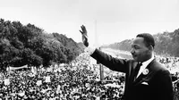 Martin Luther King menyampaikan Pidato 'I Have A Dream' (Saya Punya Mimpi) di Lincoln Memorial, 1963. (Wikipedia)