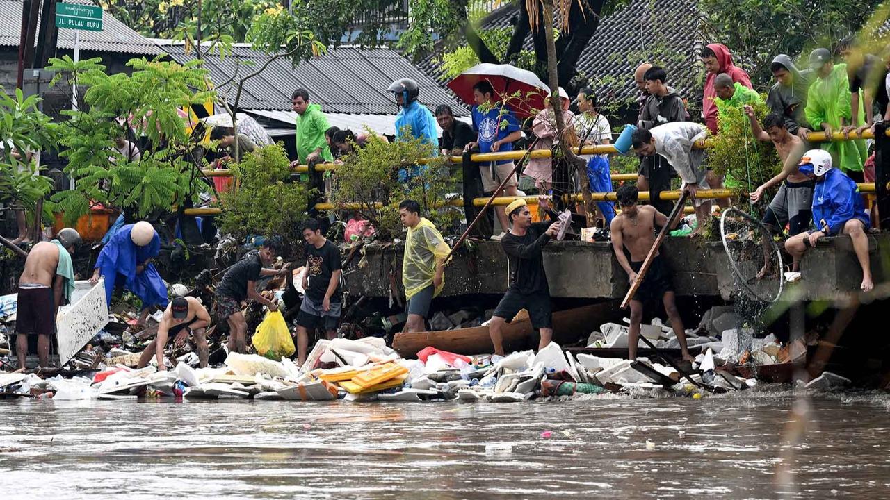 FOTO: Hujan Deras Picu Banjir Besar di Denpasar Bali