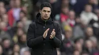 Pelatih kepala Arsenal, Mikel Arteta saat laga pekan ke-29 Liga Inggris 2022/2023 melawan Leeds United di Emirates Stadium, London, Minggu (02/04/2023) dini hari WIB. The Gunners menang dengan skor 4-1. (AP Photo/Kin Cheung)