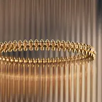 Cartier telah resmi meluncurkan koleksi terbaru mereka dengan menghadirkan kalung dan gelang emas kuning yang sebelumnya hanya tersedia dalam versi rose gold (Sumber: Cartier)