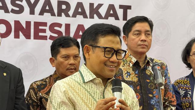 Menteri Koordinator Bidang Pemberdayaan Masyarakat, Muhaimin Iskandar usai menghadiri Rapat Tingkat Menteri (RTM) yang digelar di Kemenko Pemberdayaan Masyarakat pada Kamis (27/2/2025).