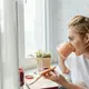 Makanan yang dikenal mampu membantu meningkatkan metabolisme, terutama yang kaya akan protein, dapat mendukung kesehatan tubuh secara menyeluruh. [Dok/Pexels.com/kaboom pics].