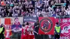 Marko Grujic gelandang muda asal Serbia yang berusia 19 tahun menjadi rekrutan pertama Jurgen Klopp di Liverpool pada musim ini. Ini adalah gol fantastis yang dilakukannya bersama Red Star Belgrade dari jarak 27.5 meter.