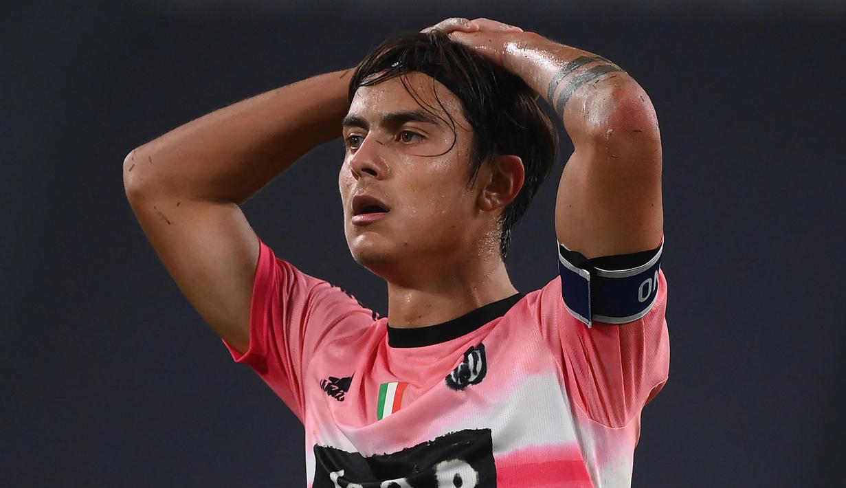 Paulo Dybala. Striker Juventus ini kesulitan mendapat tempat utama karena mempunyai masalah di kebugaran dan kerap mengalami cedera. Manchester United harus bersaing dengan Tottenham dan Liverpool untuk mendapatkan jasa pemain asal Argentina tersebut. (AFP/Marco Bertorello)