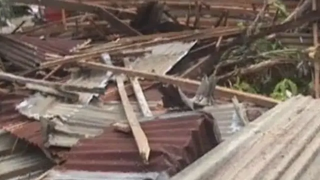 [VIDEO] Angin Puting Beliung `Hantam` Klaten dan Padang