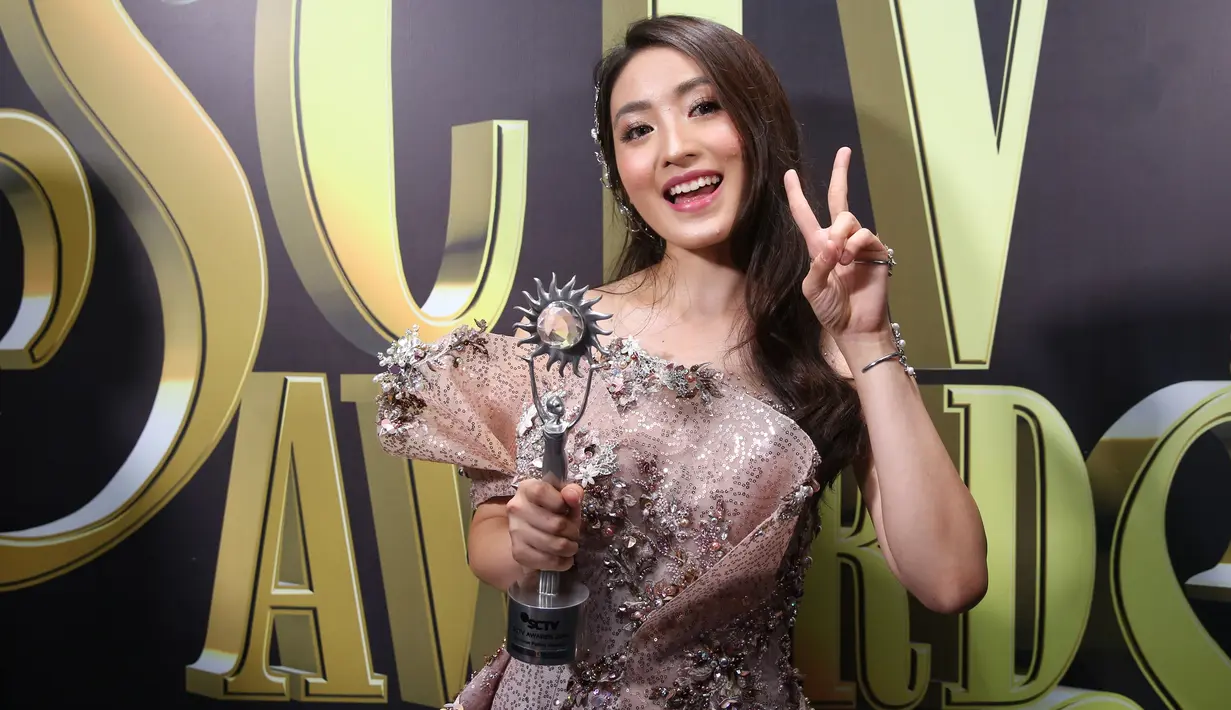 Natasha Wilona SCTV Awards 2019. (Adrian Putra/Fimela.com)