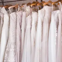 Simak apa saja manfaat menyewa gaun pengantin. (Foto: Unsplash.com./Charisse Kenion).