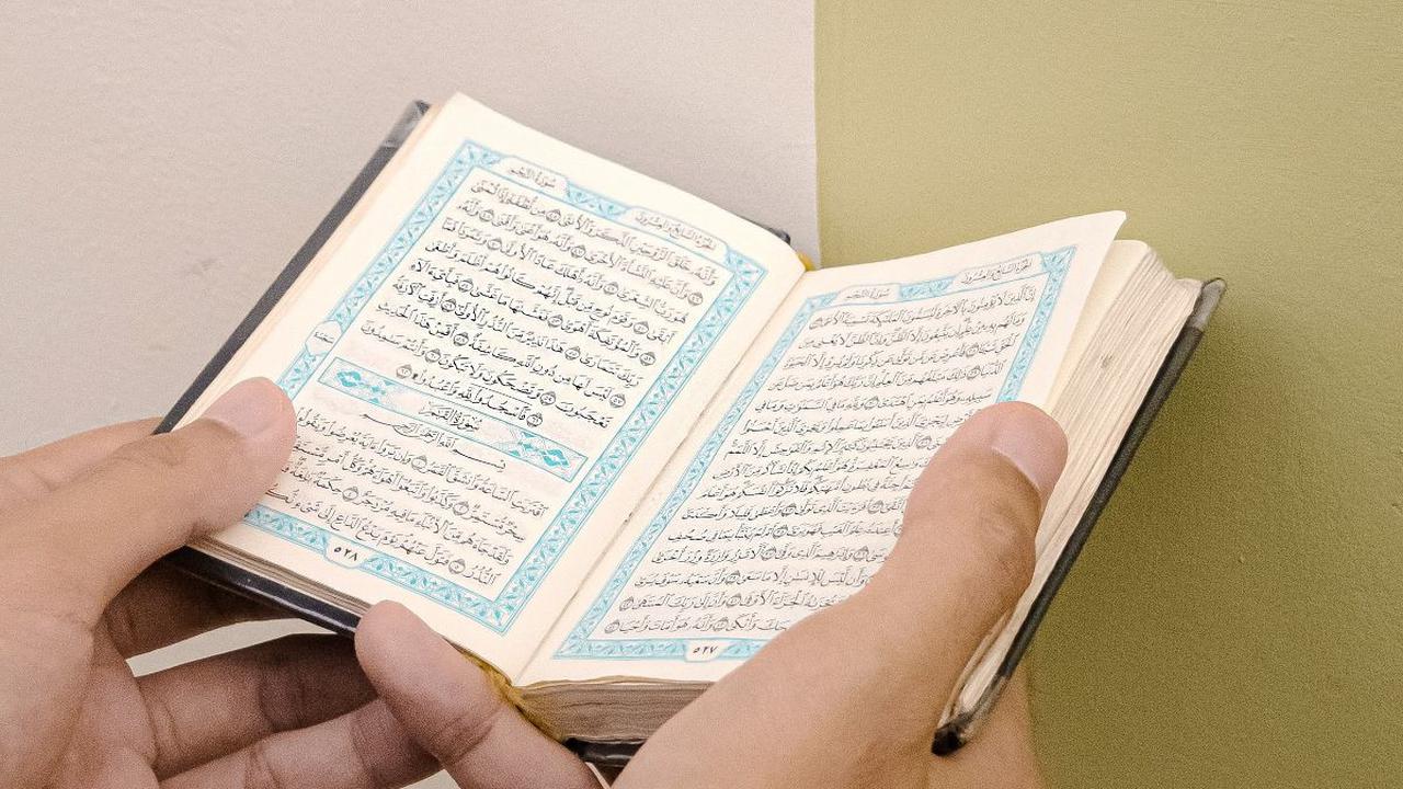Itulah penjelasan mengenai huruf izhar beserta macam hingga ciri-ciri bacaannya yang patut umat muslim pahami. <br><br>Memahami tajwid seperti huruf izhar (Insyaa Allah) akan menyempurnakan bacaan Alquran kita sehari-hari.