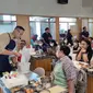 Serunya Baking Class Bareng Chef Yuda Bustara, Berkreasi Ciptakan JOYfully Cake (Doc: First Media)