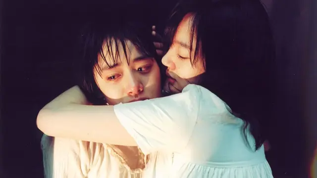A Tale of Two Sisters (2003)