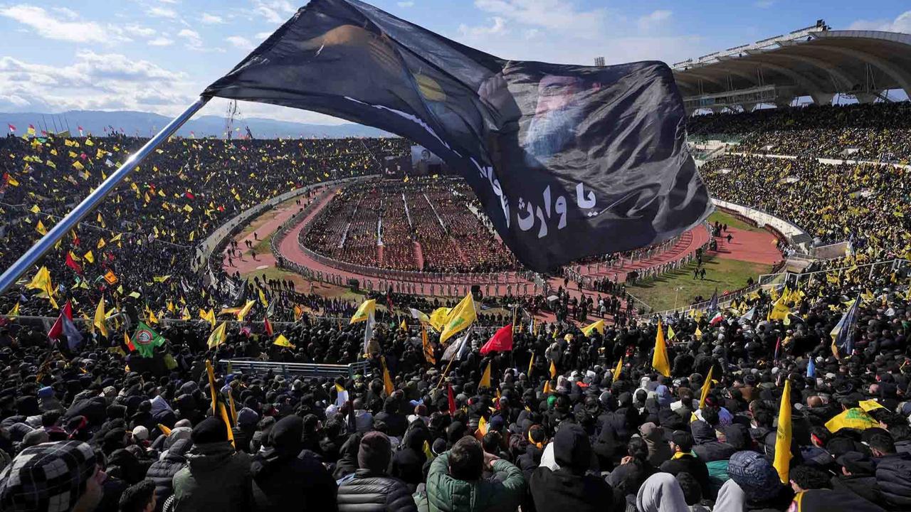 FOTO: Ribuan Warga Hadiri Pemakaman Pemimpin Hizbullah Hassan Nasrallah dan Wakilnya Sayyed Hashim Safieddine