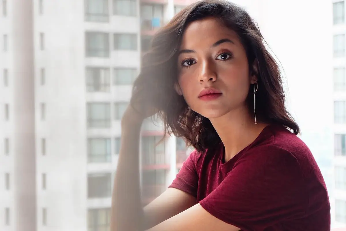 [Bintang] 4 Makeup Minimalis Putri Marino yang Bikin Jatuh Cinta