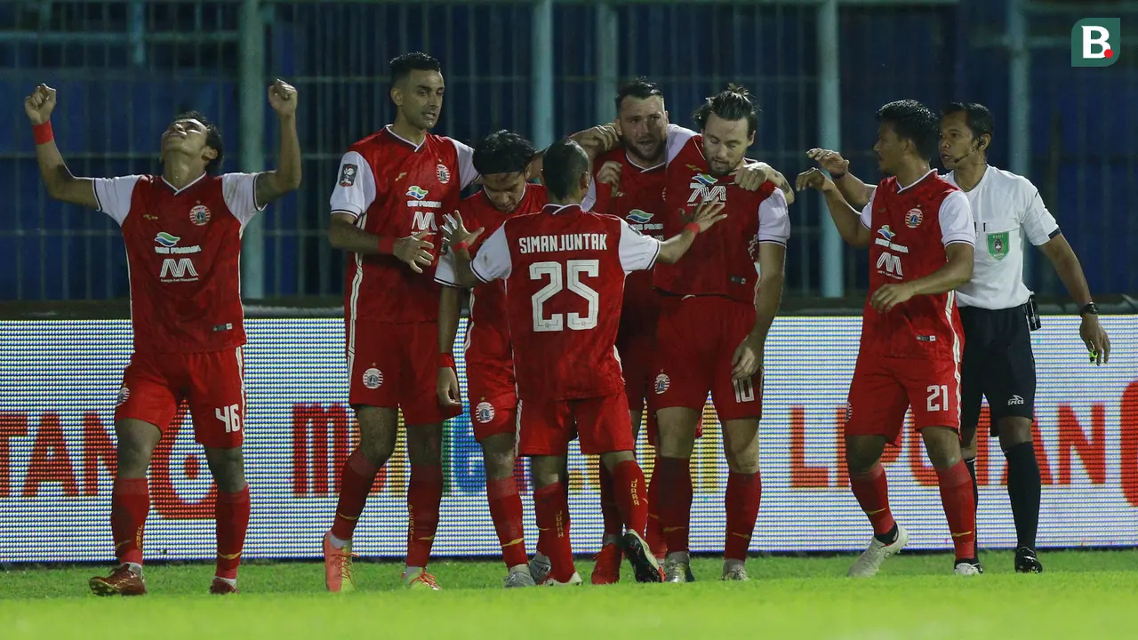 FOTO: Comeback Dramatis, Persija Singkirkan Bhayangkara Solo FC dan Lolos ke Perempatfinal sebagai Juara Grup B - Tim Persija Jakarta; Marc Klok