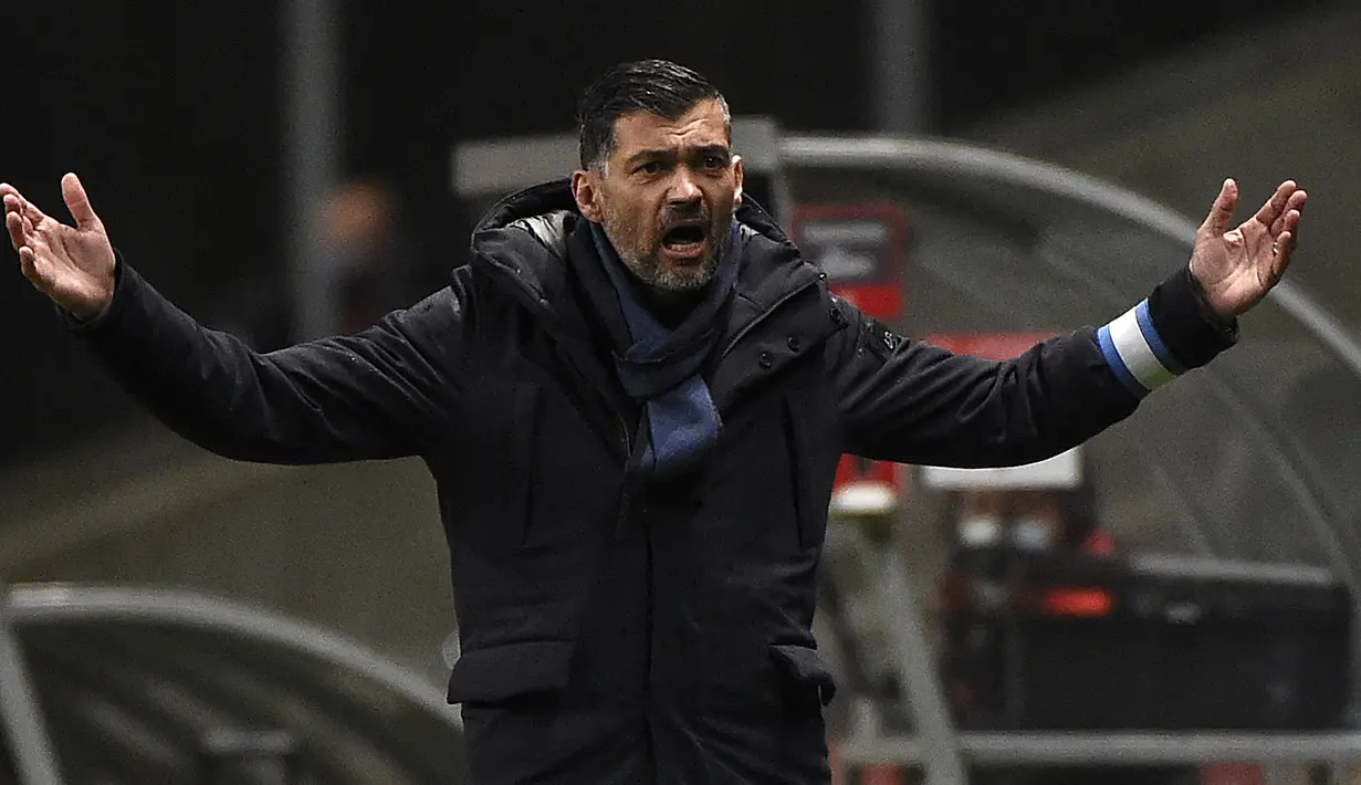 Sergio Conceicao. Bermain di Lazio selama 2 musim, yaitu 1998-1999 dan 1999/2000 dan selama 2 musim itu pula diarsiteki oleh Sven Goran Eriksson. Sebagai manajer telah menangani 5 klub Portugal dan 1 klub Prancis. Musim ini masih menjadi manajer tim Porto. (AFP/Miguel Riopa)