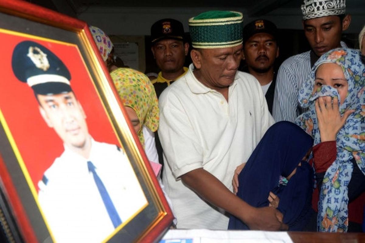 Isak tangis dan takbir iringi kedatangan jenazah Co Pilot Aviastar