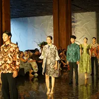 Mengenang Iwan Tirta, Sang Maestro Batik yang Karyanya Jadi Favorit Nelson Mandela