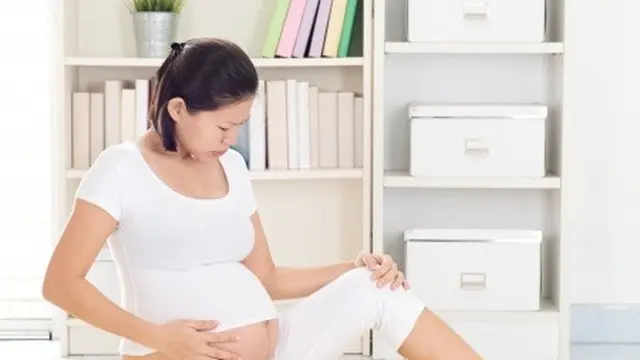 Kaki Bengkak Saat Hamil, Ini Solusinya!
