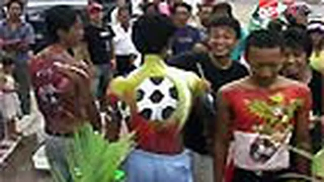 Lukis Tubuh demi Timnas Indonesia