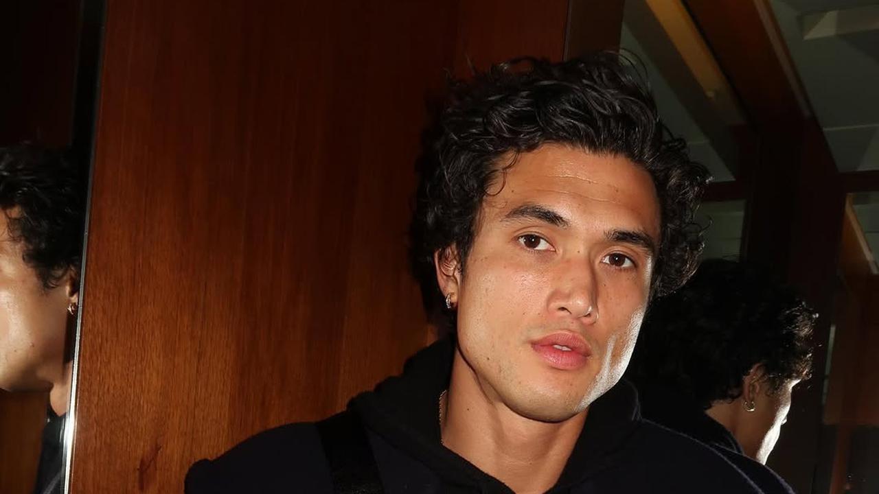 Potret Charles Melton yang Jadi Model Video Klip Lagu Jennie 'Love Hangover'