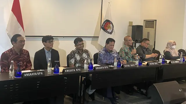 KPU menggelar jumpa pers terkait peninjauan kegiatan verifikasi administrasi dokumen Bakal Calon Anggota DPR untuk Pemilu Tahun 2024 oleh Bawaslu dan DKPP di di Hotel Gran Melia Jakarta, Senin (29/5/2023).