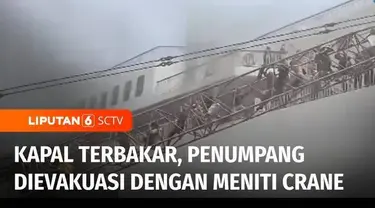 Evakuasi penumpang di KMP Mutiara Berkah I yang terbakar di Pelabuhan Indah Kiat, Cilegon, Banten, berlangsung dramatis. Evakuasi ratusan penumpang dilakukan dengan menggunakan crane